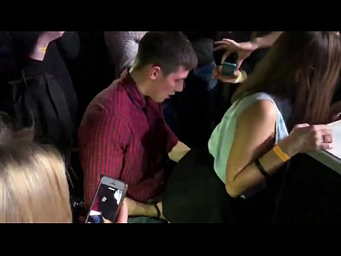 ❤️ Настоящий секс в русском ночном клубе. 18-летняя русская девушка в анал и влагалище трахается в ночном клубе ☑ Порно видео на pornoboden.ru ❌️